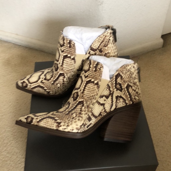 NEW Vince Camuto Gradina Snake Python Booties Boots - Picture 7 of 7